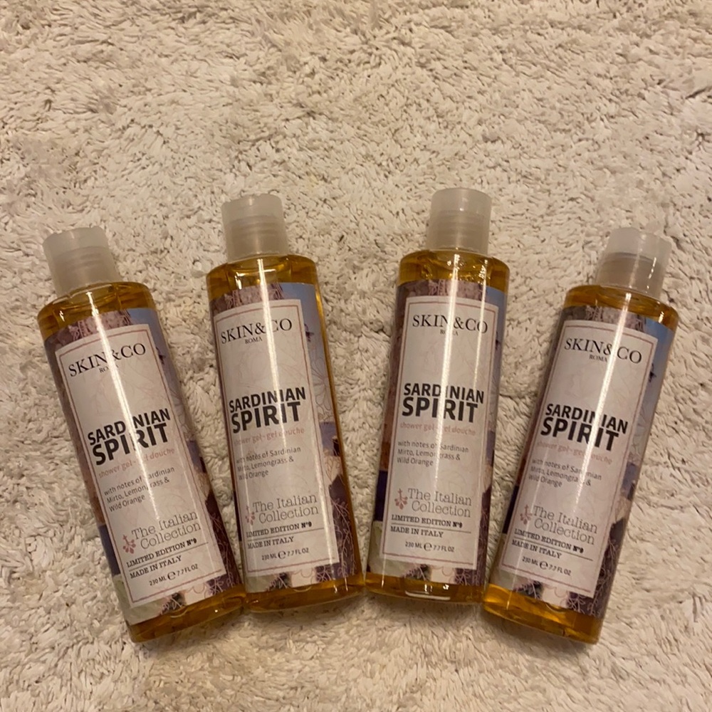Bundle of Skin & Co shower gel
